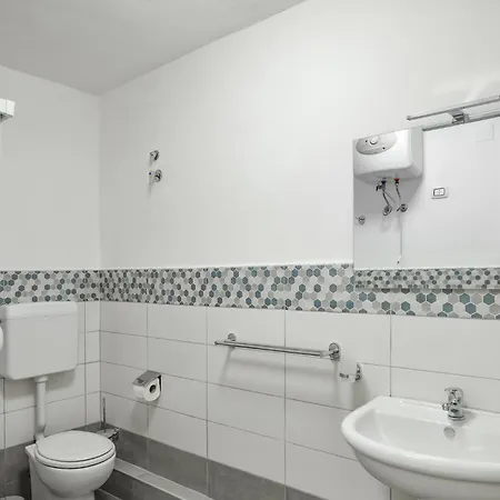 Dom wakacyjny 4 Bedroom Lovely In Porto Empedocle