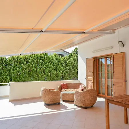 Dom wakacyjny 4 Bedroom Lovely In Porto Empedocle